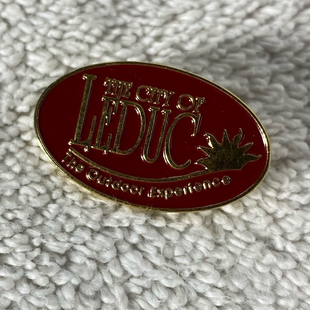 5/$35 Vintage City Of Leduc The Outdoor Experience Enamel Souvenir Pin